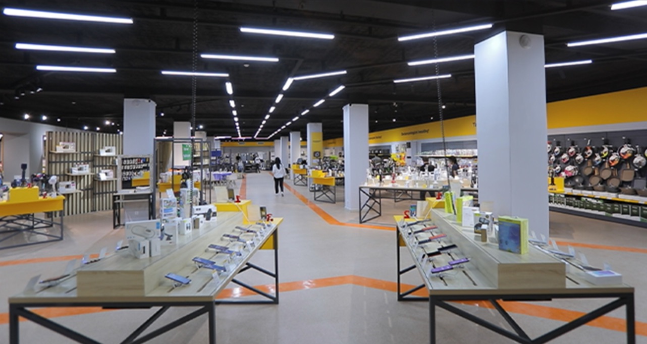 Texnomart is a major retailer of consumer electronics in Uzbekistan 