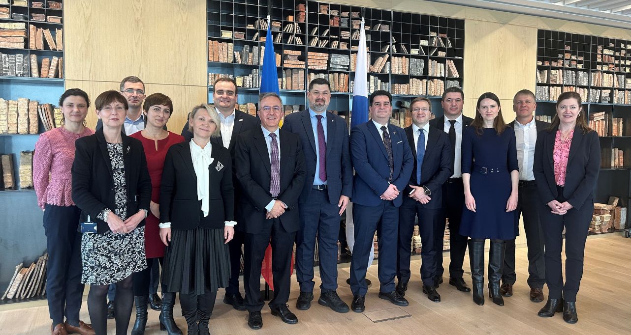 EBRD and Mictoinvest delegations group photo. 